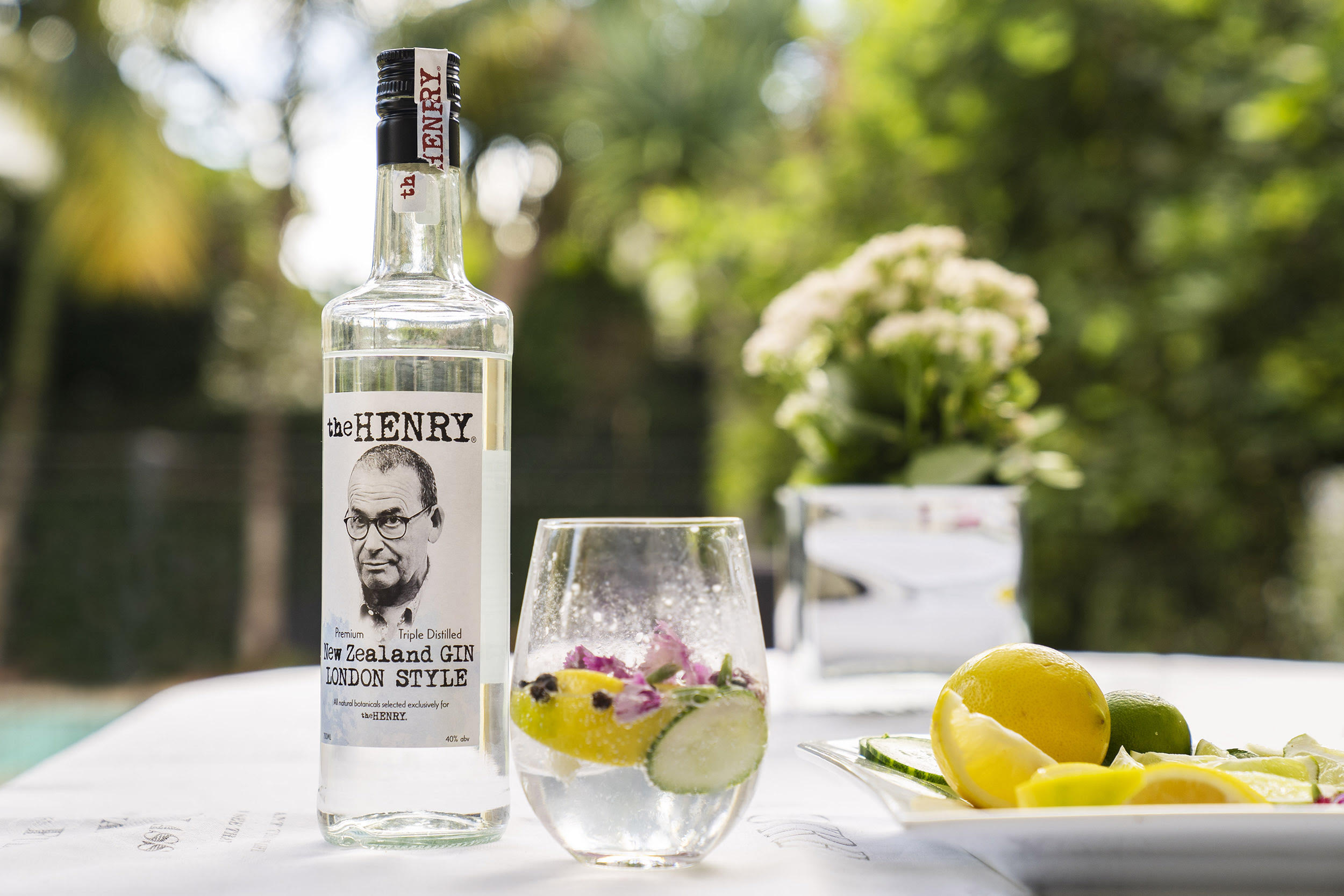 The Henry London Style gin bottle